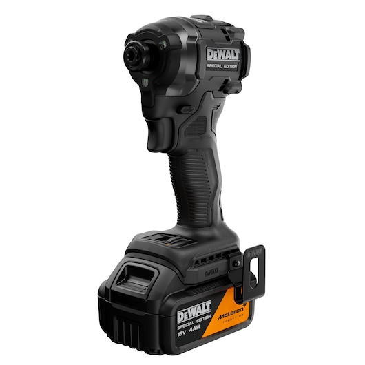 DEWALT DCF86MM1T cordless impact driver, 18V 4Ah McLaren special edition, black and orange, side view.