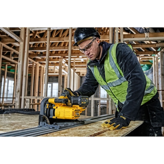Ponorná píla 54 V XR FLEXVOLT 165 mm – základná jednotka